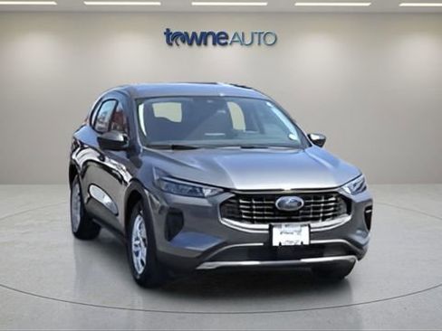 Used 2023 Ford Escape AWD image 9