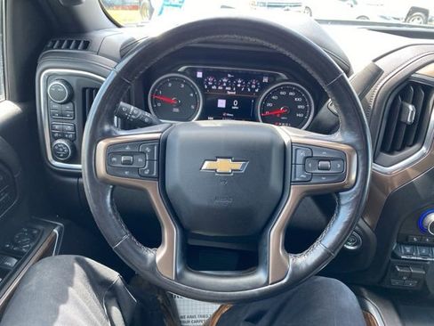 Used 2022 Chevrolet Silverado 2500 High Country w/ Technology Package AWD/4WD image 7