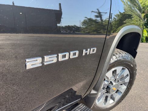 Used 2023 Chevrolet Silverado 2500 Custom w/ Custom Value Package AWD/4WD image 27