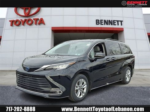Certified 2024 Toyota Sienna XLE image 1
