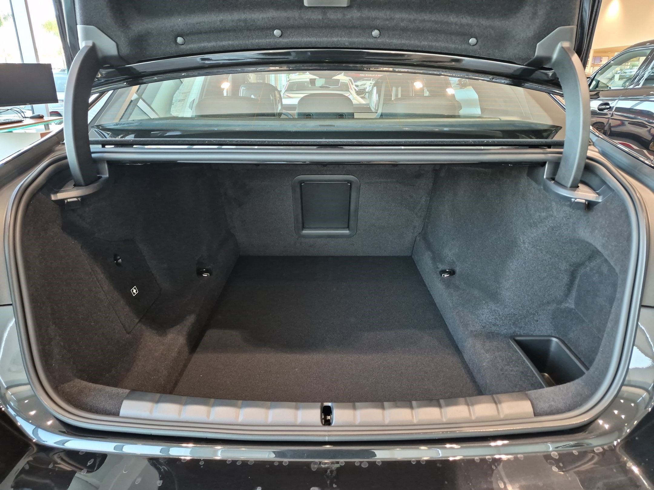 New 2027 BMW 740i w/ M Sport Professional Package RWD image 30