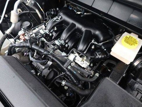 Certified 2025 Nissan Pathfinder SL w/ SL Premium Package FWD image 33
