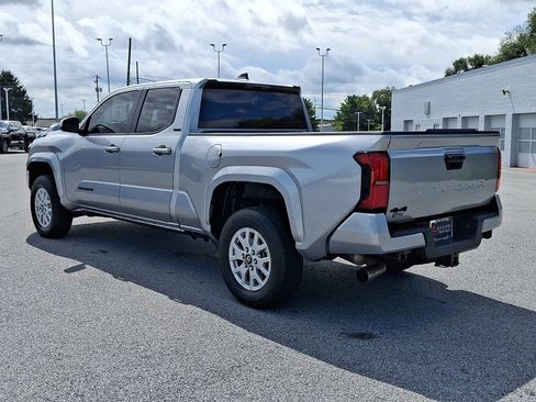 Certified 2025 Toyota Tacoma SR5 AWD/4WD image 5