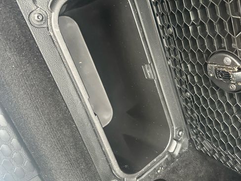 Used 2018 RAM 2500 Tradesman w/ Chrome Appearance Group image 23