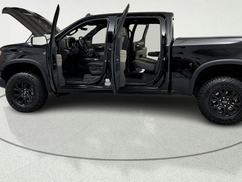 Certified 2025 Chevrolet Silverado 1500 ZR2 w/ Technology Package AWD/4WD image 10