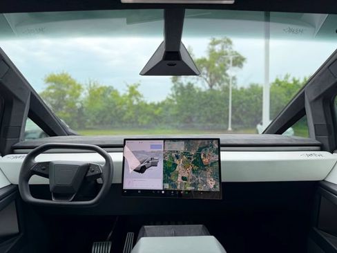 Used 2024 Tesla Cybertruck Cyberbeast AWD/4WD image 45