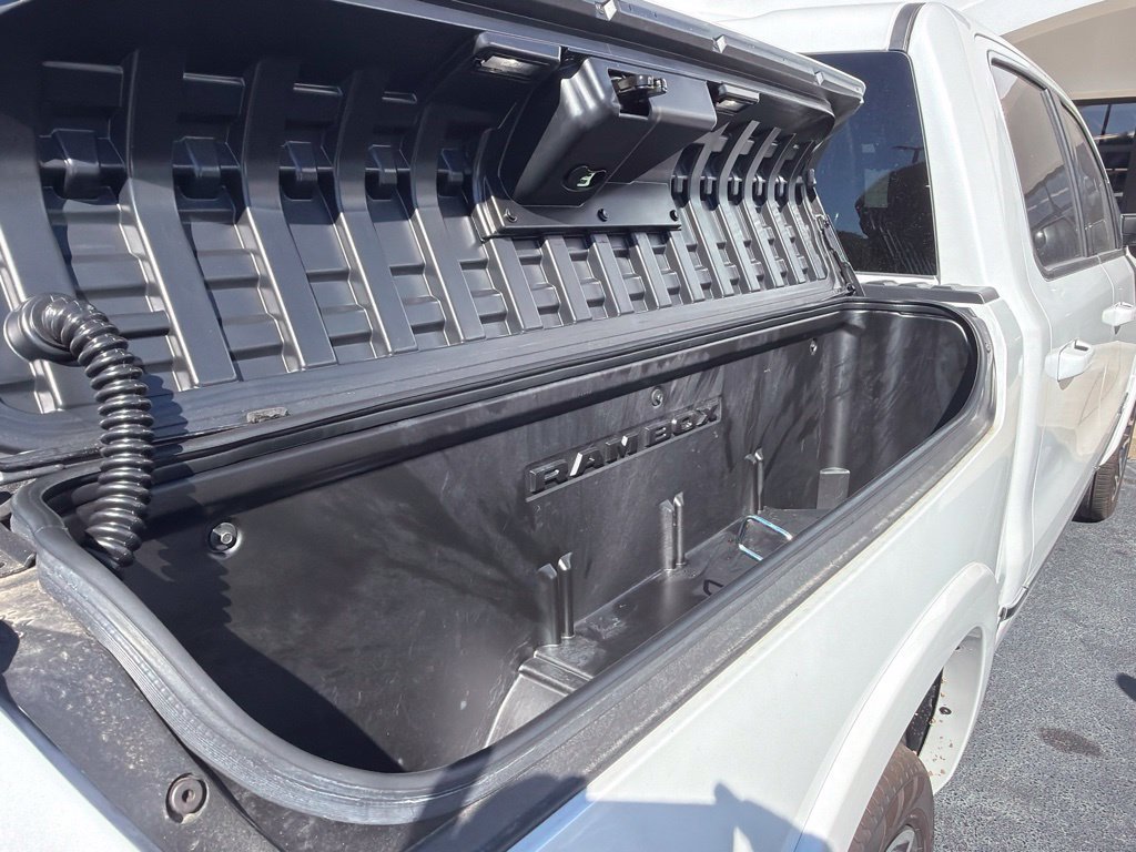 Used 2025 RAM 1500 Limited AWD/4WD image 10