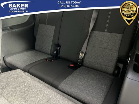 Used 2025 GMC Acadia Elevation image 21