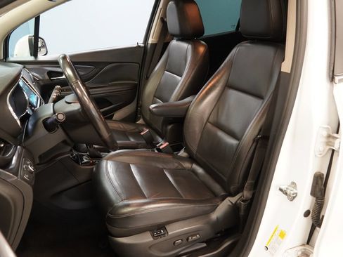 Used 2019 Buick Encore Essence AWD/4WD image 3