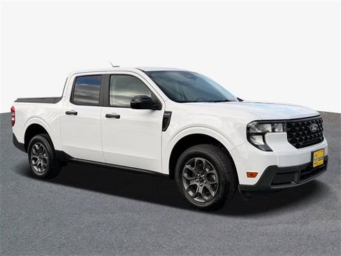 Used 2025 Ford Maverick XLT w/ Equipment Group 301A image 4