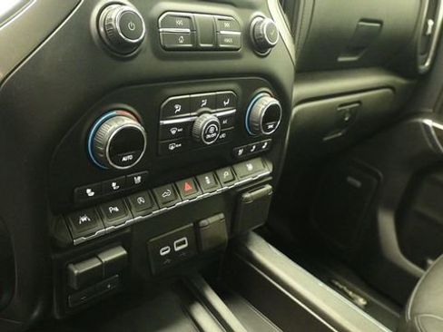 Used 2021 Chevrolet Silverado 1500 LTZ w/ Technology Package AWD/4WD image 18