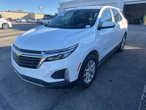 Used 2024 Chevrolet Equinox LT image 3