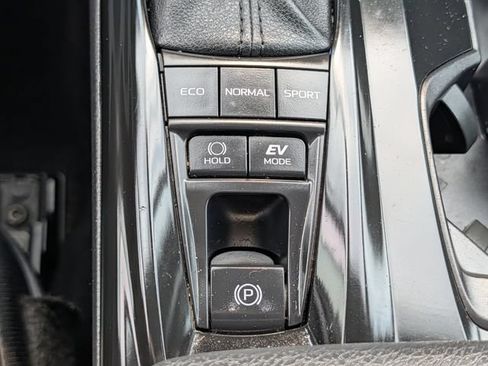 Used 2025 Toyota Camry SE FWD image 16
