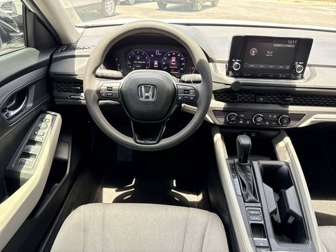 Used 2025 Honda Accord LX image 12