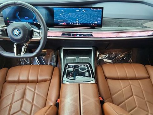 Used 2023 BMW i7 xDrive60 image 88