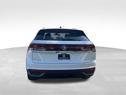 New 2026 Volkswagen Atlas Cross Sport SE FWD image 4