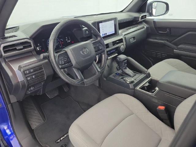 Used 2025 Toyota Tacoma SR5 AWD/4WD image 17