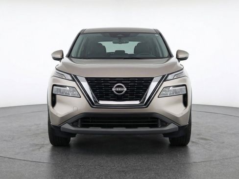 Used 2025 Nissan Rogue SV FWD image 2