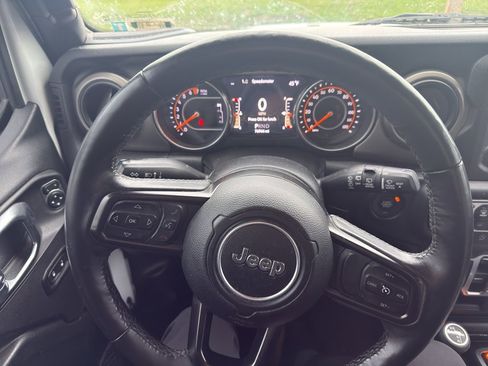 Used 2018 Jeep Wrangler Unlimited Sport S image 3