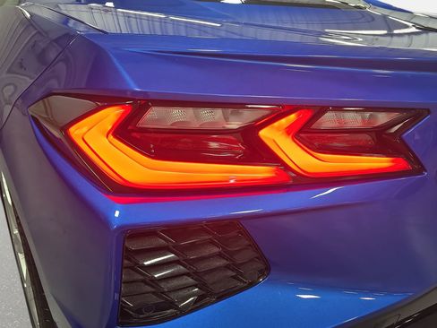 Used 2020 Chevrolet Corvette Stingray Coupe w/ 1LT image 27