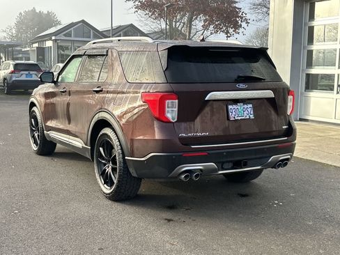 Used 2020 Ford Explorer Platinum w/ Premium Technology Package image 3