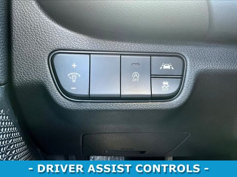 Used 2023 Kia Seltos S FWD image 15