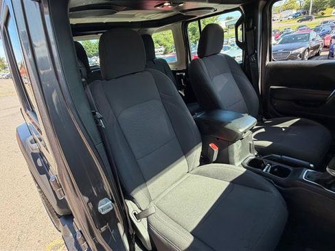 Used 2022 Jeep Wrangler Unlimited Sport AWD/4WD image 5