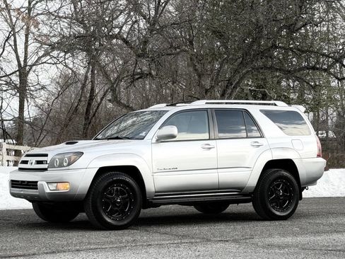 Used 2004 Toyota 4Runner SR5 image 1