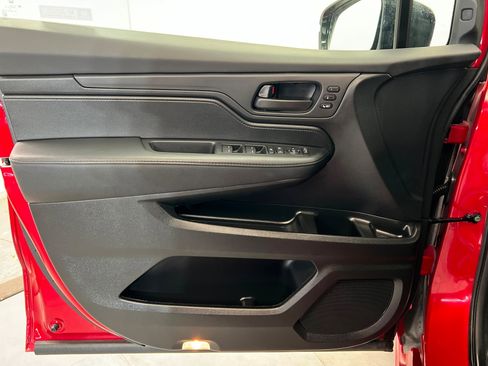 Used 2025 Honda Odyssey Sport-L image 15