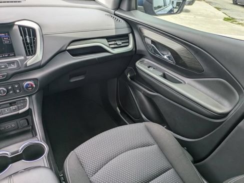 Certified 2024 GMC Terrain SLE w/ Driver Convenience Package FWD image 17