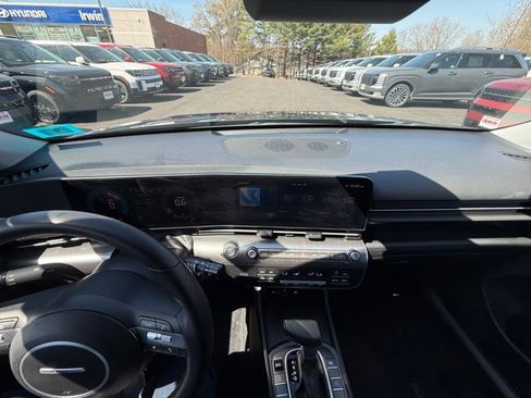 Certified 2025 Hyundai Kona SEL AWD/4WD image 2