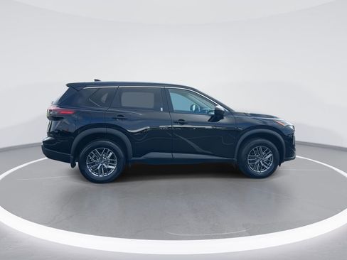 Used 2025 Nissan Rogue S AWD/4WD image 9