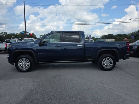 Used 2023 Chevrolet Silverado 2500 High Country w/ Z71 Off-Road Package AWD/4WD image 4