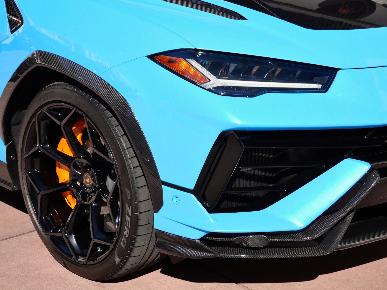 Used 2024 Lamborghini Urus Performante AWD/4WD image 18