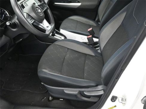 Used 2018 Nissan Kicks SV image 18