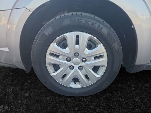 Used 2020 Dodge Journey SE FWD image 13