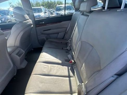 Used 2012 Subaru Outback 2.5i Limited w/ Moonroof Pkg AWD/4WD image 18