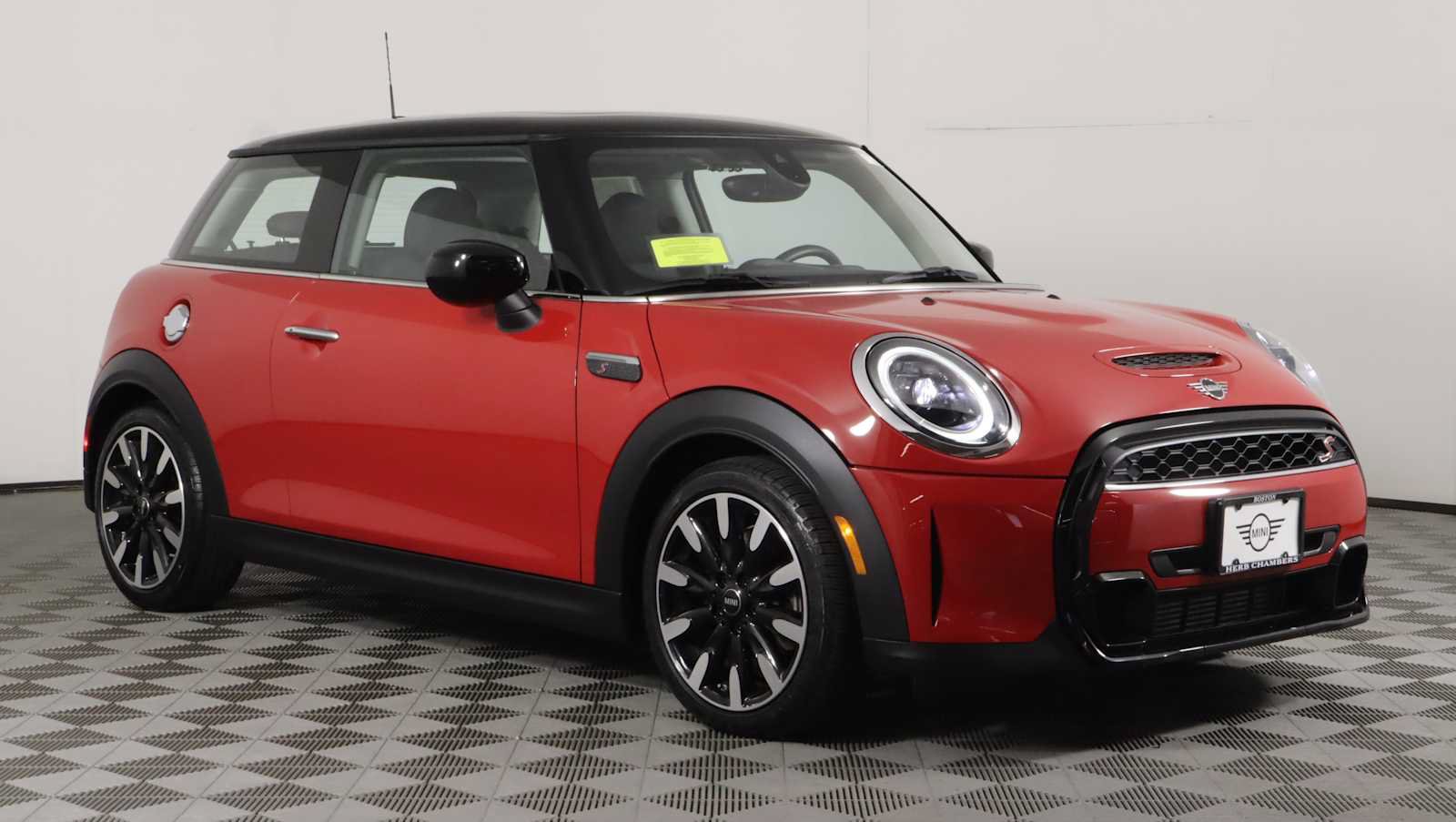 Used 2024 MINI Cooper S FWD image 1