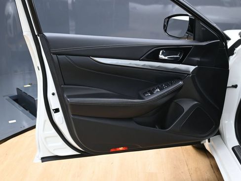 Used 2023 Nissan Maxima SV w/ Floor Mat Group FWD image 14