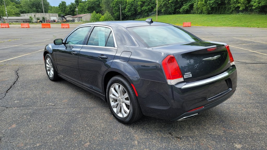 Used 2016 Chrysler 300 Limited w/ Driver Convenience Group AWD/4WD image 9