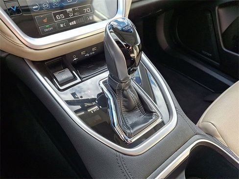 Used 2020 Subaru Outback Limited image 18