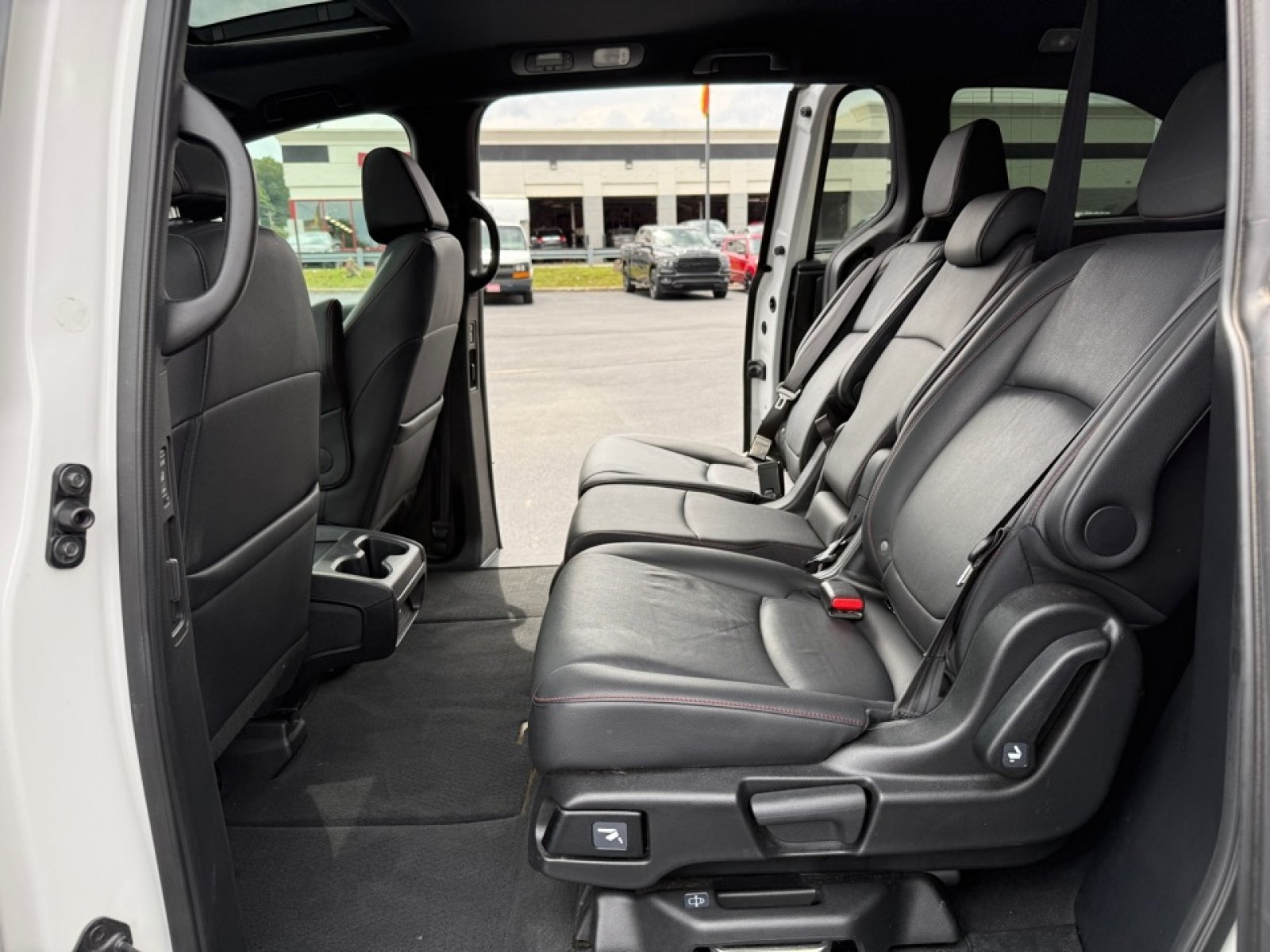 Used 2025 Honda Odyssey Sport-L image 29