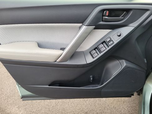 Used 2018 Subaru Forester 2.5i Premium w/ All-Weather Package image 18