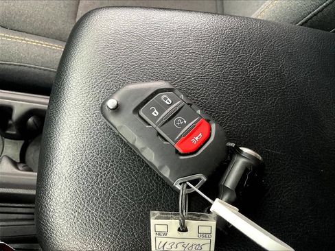 Used 2024 Jeep Wrangler Unlimited Sport AWD/4WD image 35