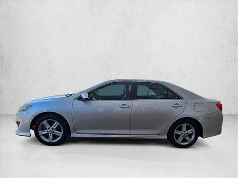 Used 2014 Toyota Camry SE FWD image 7