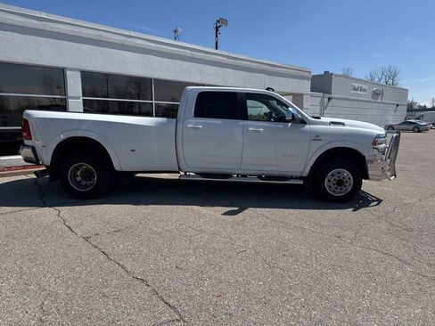 Used 2019 RAM 3500 Laramie AWD/4WD image 2