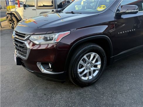 Used 2020 Chevrolet Traverse LT image 11