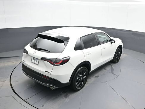 Used 2025 Honda HR-V Sport image 36