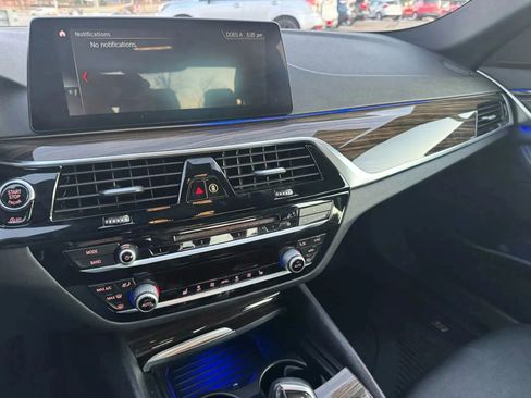 Used 2019 BMW 530i w/ Convenience Package image 31