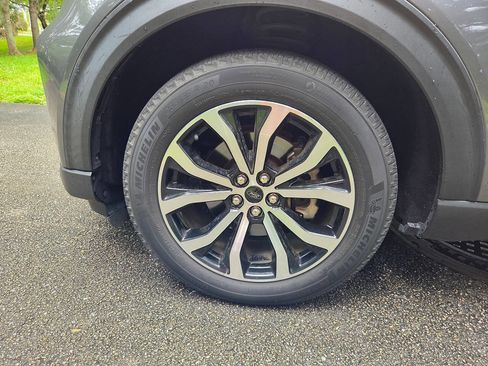 Used 2022 Ford Explorer ST-Line RWD image 15